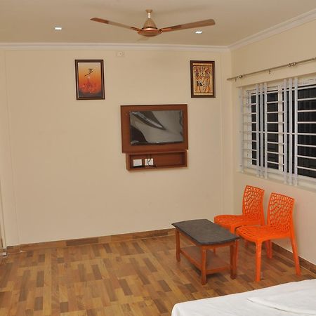 Altis Lodge Erode Εξωτερικό φωτογραφία