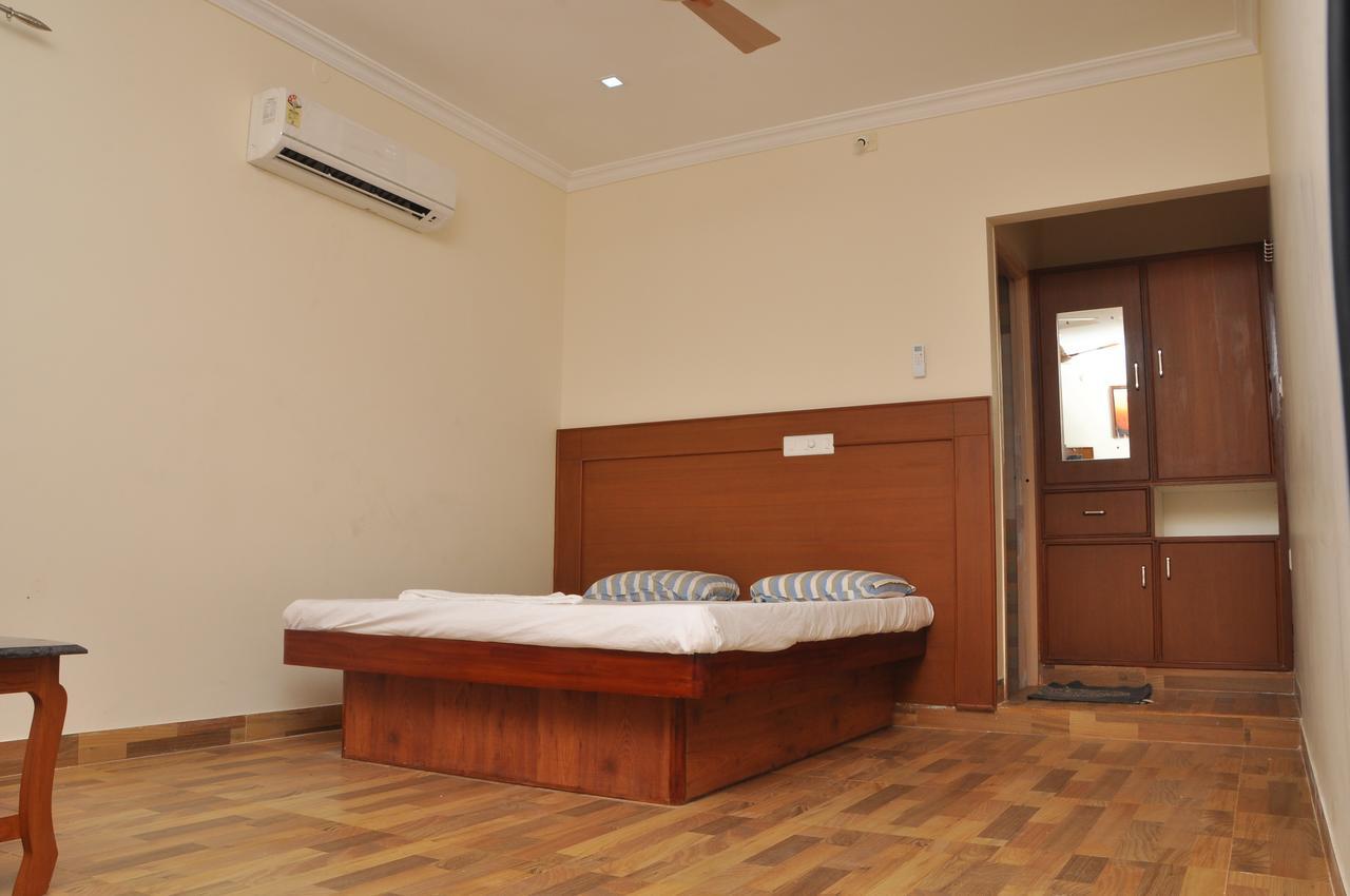 Altis Lodge Erode Εξωτερικό φωτογραφία